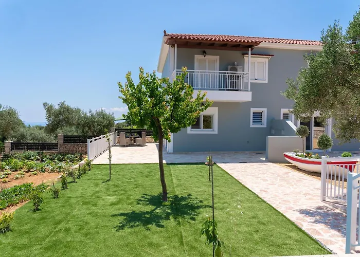 Dendra Apartments At Skala